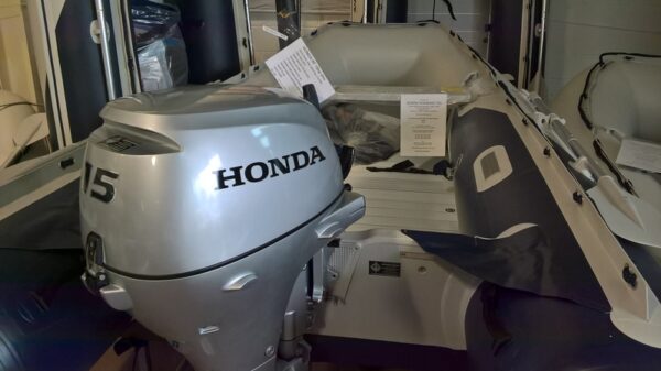 Honda BF15 15HP 4-Stroke Outboard Motor SS - Image 3